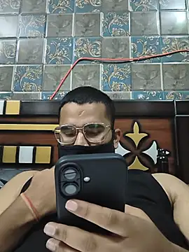 BeardKingoBack Chat XXX in diretta