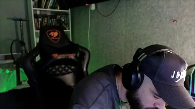 Chatroom XXX en direct de _Serious_Man