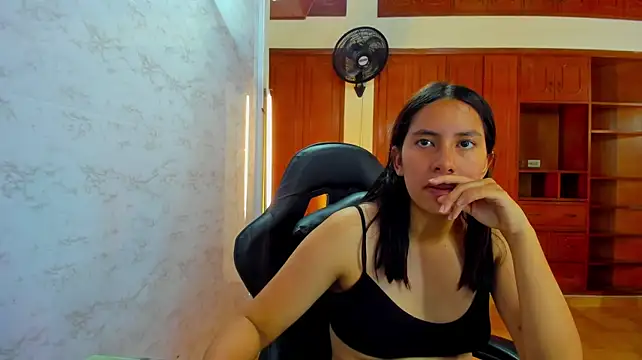 Soffy_and_Emily Webcam show