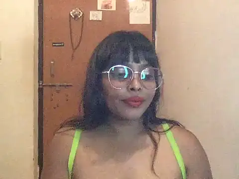 Chatroom XXX en direct de raveena_hot
