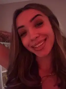 Tiny-Mimi Adlı Modelin Canlı XXX Sohbeti