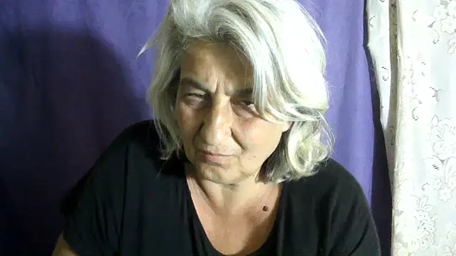 Chat XXX en directo de ExquisiteMature