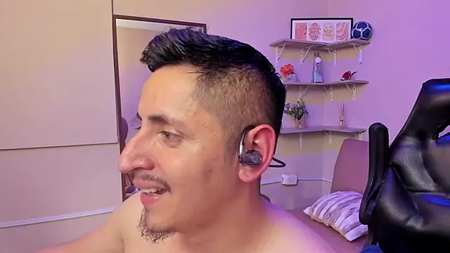 kevin_23_ Pertunjukan Webcam