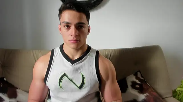 Enzo_Vega Show Webcam