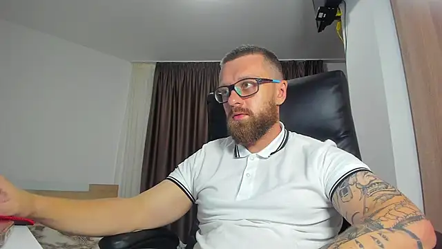 XXX chat uživo modela Findom_guy
