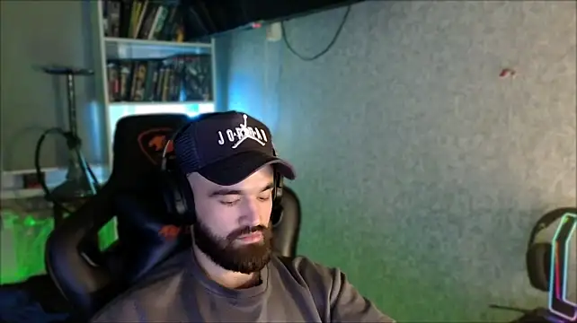 XXX chat uživo modela _Serious_Man
