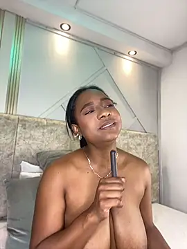 amara_queen_ Adlı Modelin Canlı XXX Sohbeti