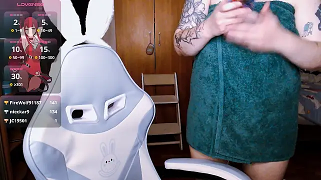 EyesUpHere8 élő XXX-chatje