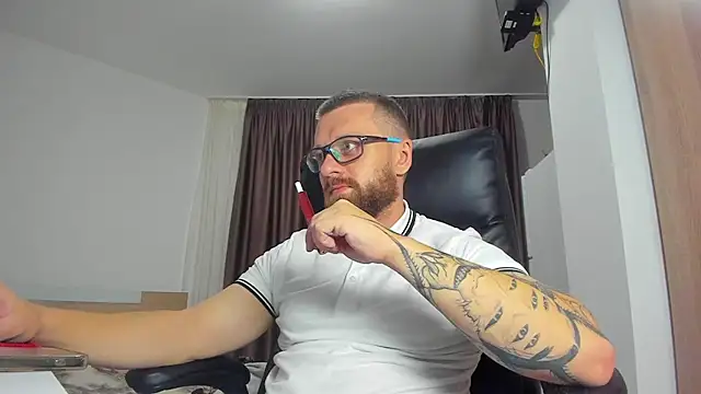 Czat XXX na żywo – Findom_guy