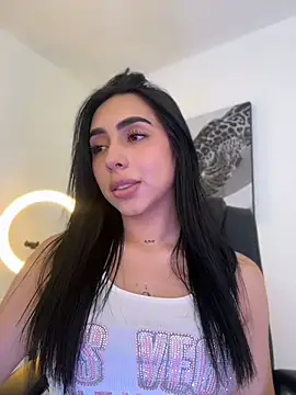 IsabellaNoir_ XXX чат на живо