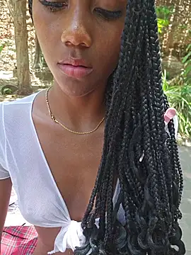 Lucia_Milano XXX чат на живо