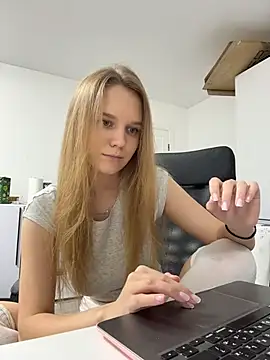 Ketitull Chat XXX live
