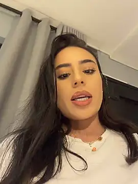 AbyThompson XXX чат на живо