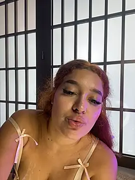 Emily_Harpeer élő XXX-chatje