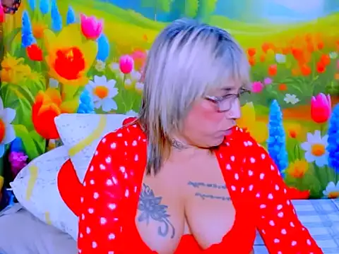 indianroxy XXX чат на живо