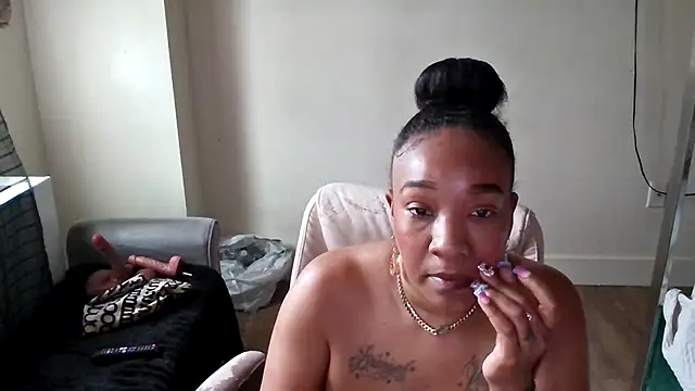 mzpretty444 XXX чат на живо