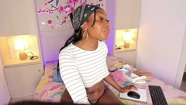 Chat +18 de TaylorBloom ao vivo
