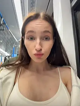 -missbehaving-'s Live XXX Chat