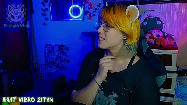 TrickyKitsune Live XXX-chat