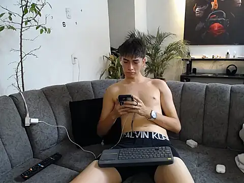damiancam1 élő XXX-chatje