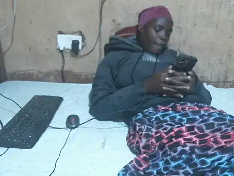 SEXY-NAIMA live XXX chat