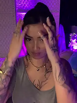Chat XXX en directo de AsianLadyWan