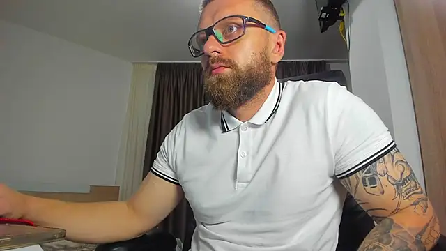 Živý XXX chat Findom_guy