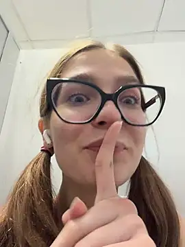 MilliWish's Live XXX Chat