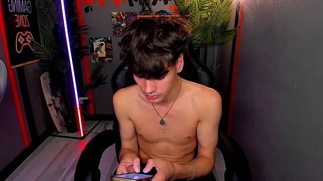 Chat XXX en directo de Kamal_Kramer