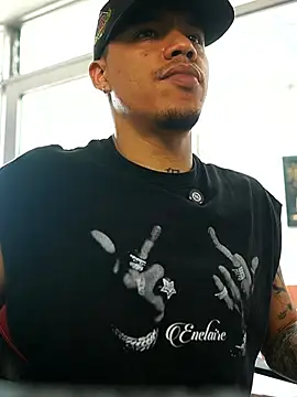 Chat +18 de AlphaMasterXxx ao vivo