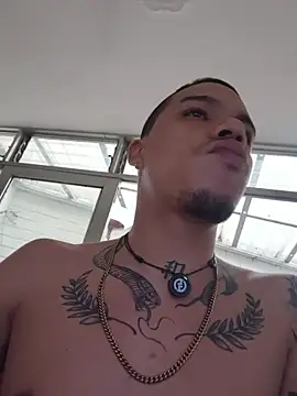 AlphaMasterXxx's Live XXX Chat