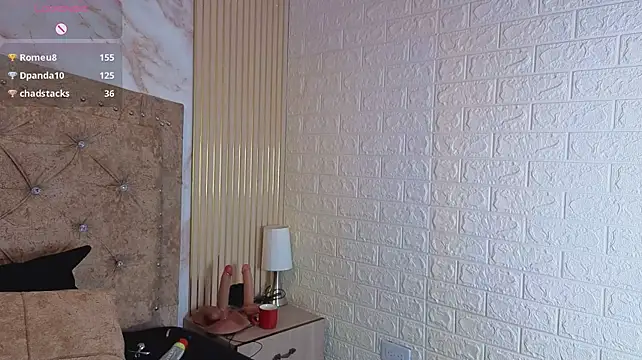 AshlyBloom1 Show in webcam
