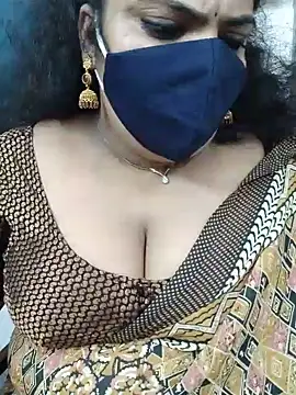 Floraa-Queen's Live XXX Chat