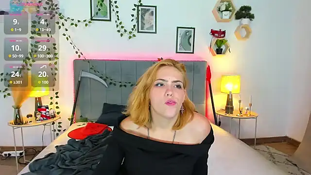 DellaRows' Live XXX Chat