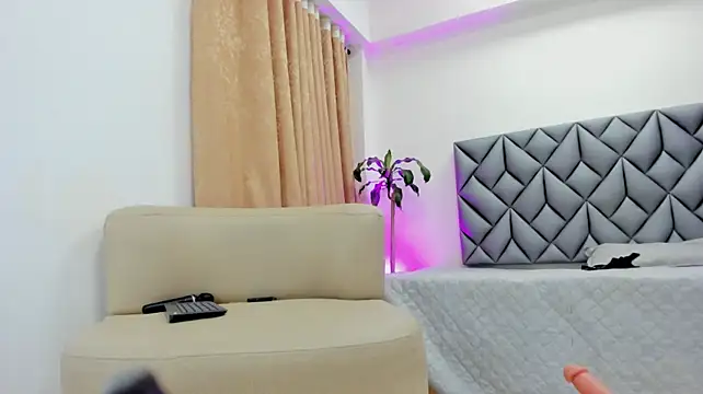 Chat +18 de sofiaa_roberts1 ao vivo