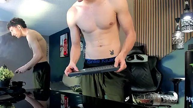 TheGhostforeeonss live XXX chat