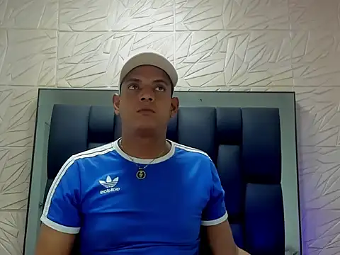 XXX chat uživo modela Papi_95