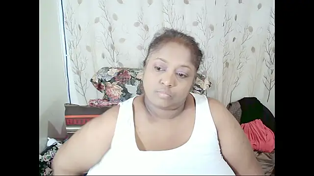 Indiantasha Chat XXX in diretta