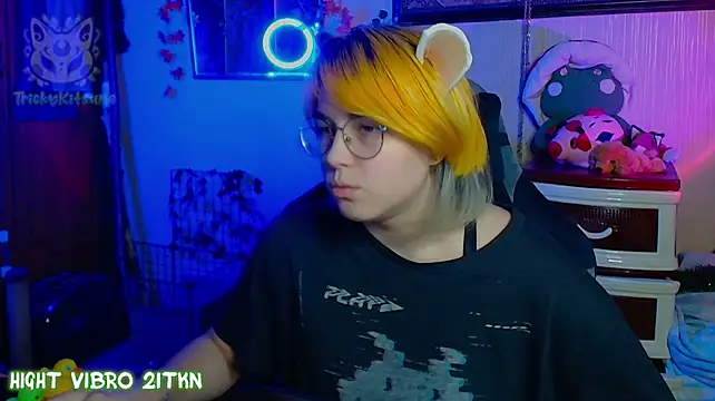 TrickyKitsune Live XXX Chat