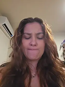 XXX chat uživo modela MiaRides19