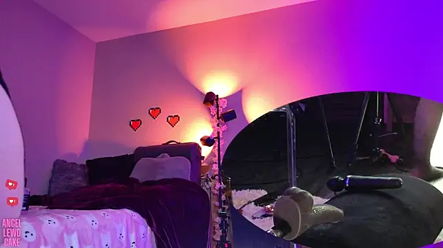 Angel-Lewd-Cake XXX чат на живо
