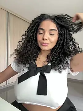Curlyierr Live XXX-chat