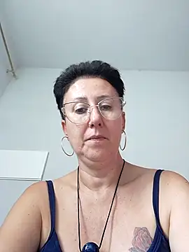 MILEIDE980 লাইভ XXX চ্যাট