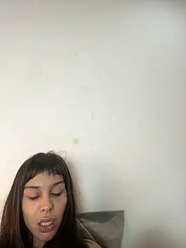 Nikatsu Adlı Modelin Canlı XXX Sohbeti