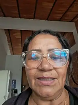 Chat +18 de Vickyfox_ ao vivo