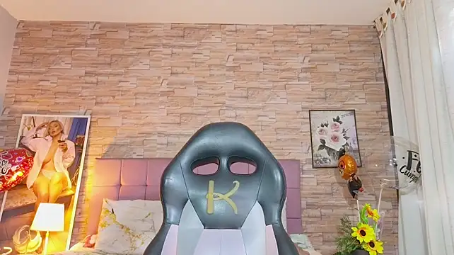 XXX chat uživo modela katalinahell2