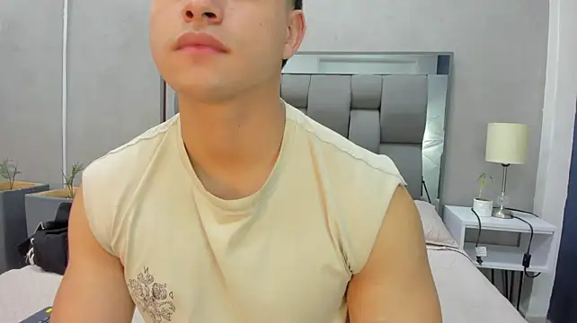 Онлайн чат XXX Charlie___Musk