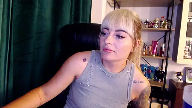 Rania_Stitch XXX чат на живо