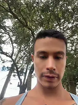 DOMINICKVEGAS77 现场XXX聊天