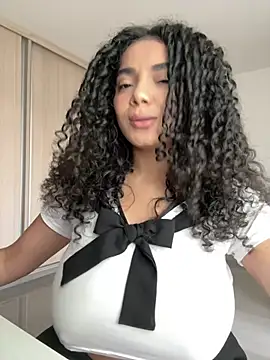 Curlyierr Live XXX-Chat